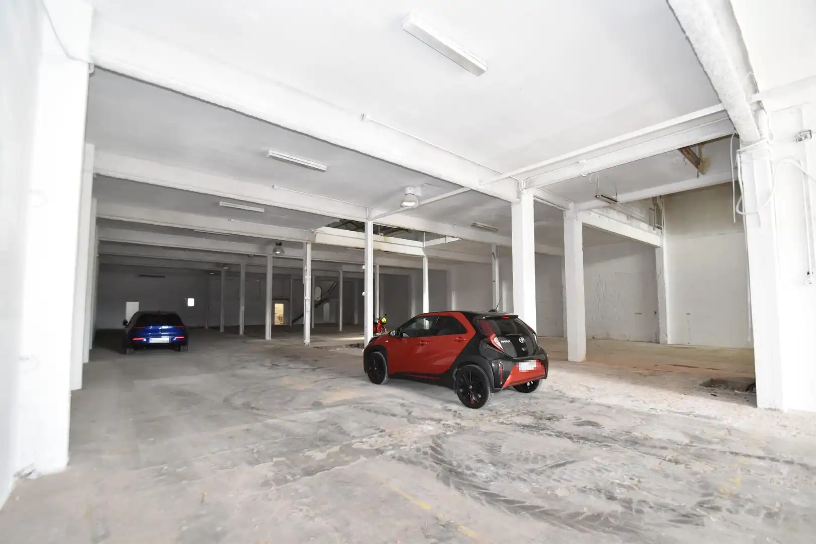 Parkplatz von Fabrikhallen zur Miete in Vilanova i la Geltrú
