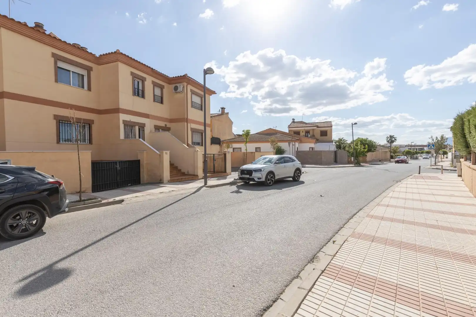 Vista exterior de Casa adosada en venda en Chauchina amb Traster i Balcó