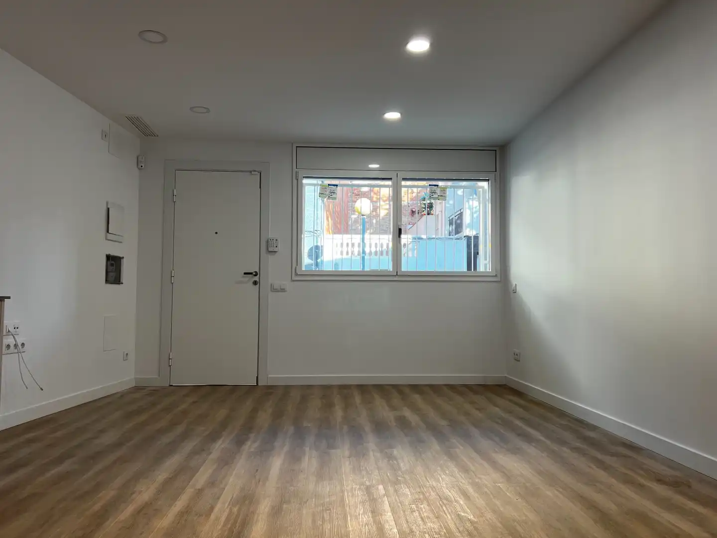 Ground floor for sale in Badalona  with Parquet flooring, Oven and Alarm