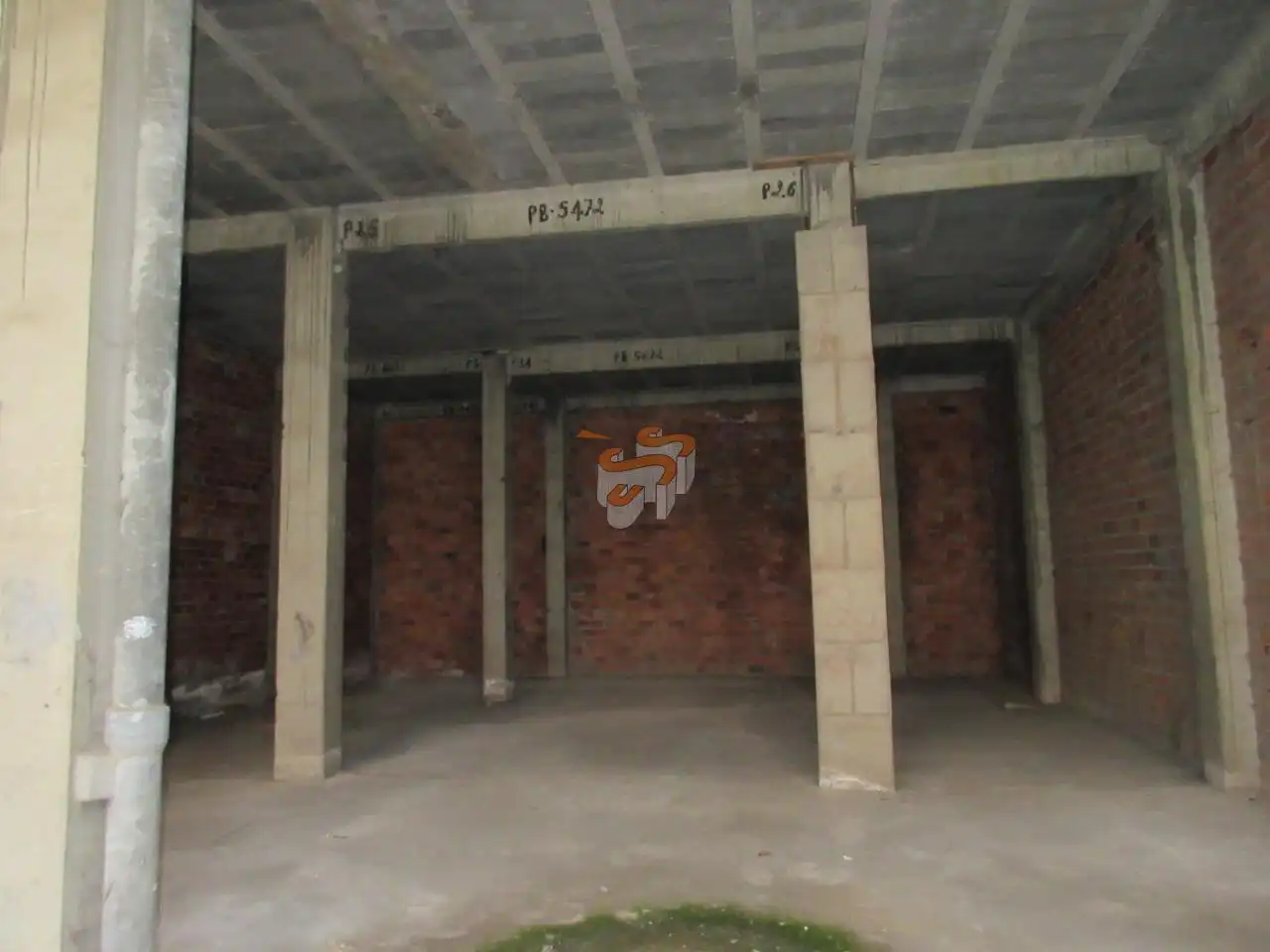 Local comercial en venta en A Malata - Catabois - Ciudad Jardín