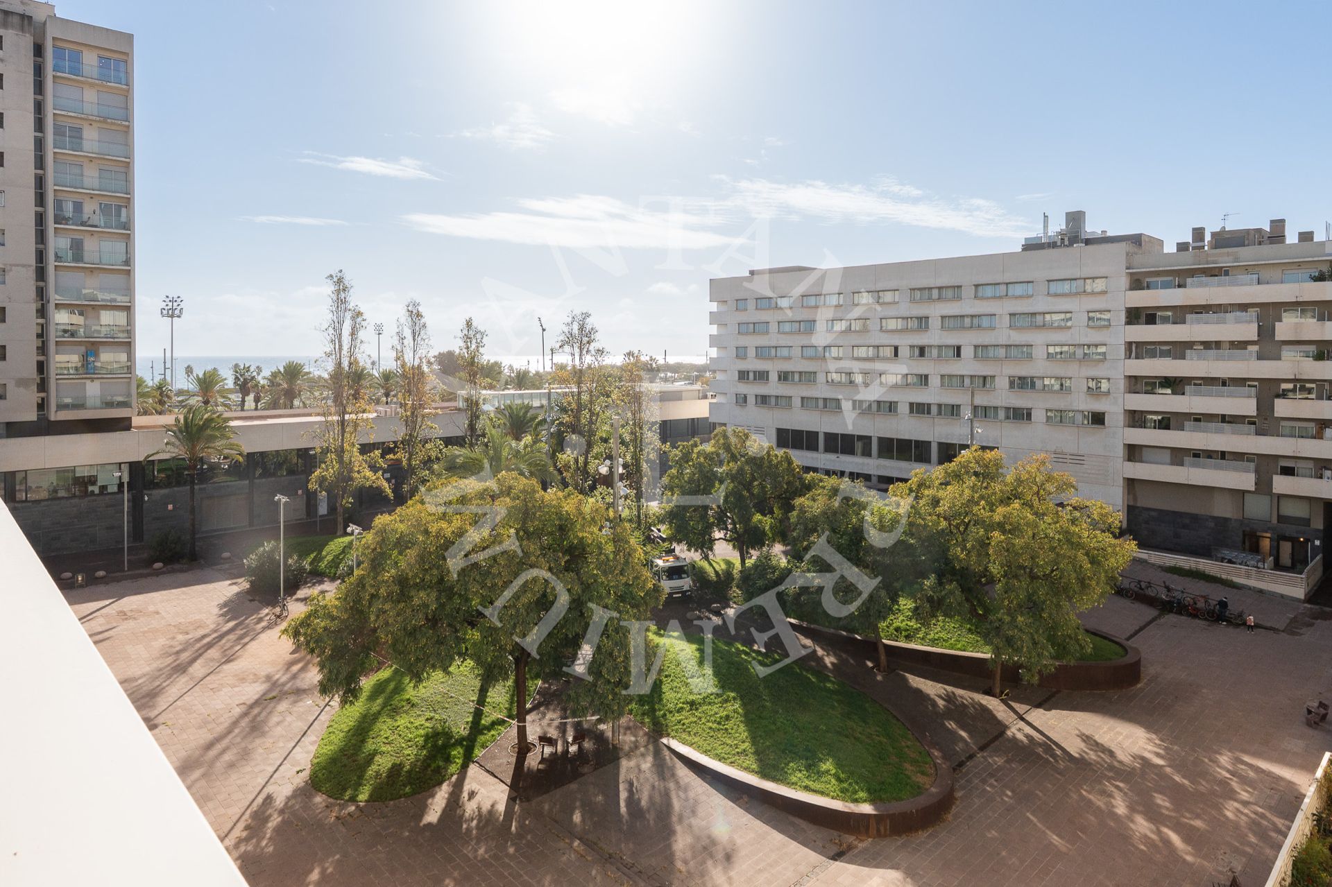 Exterior view of Flat for sale in  Barcelona Capital  with Air Conditioner and Terrace