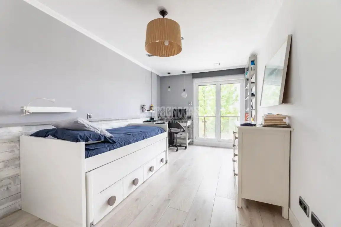 Habitación de Casa adosada en venta en Torrelodones con Calefacción, Terraza y Balcón