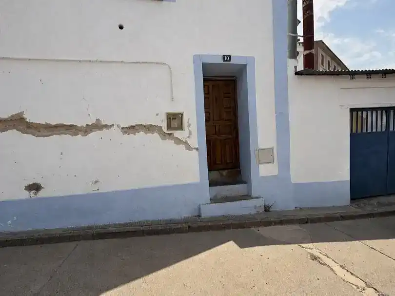 Vista exterior de Pis en venda en Magallón amb Balcó
