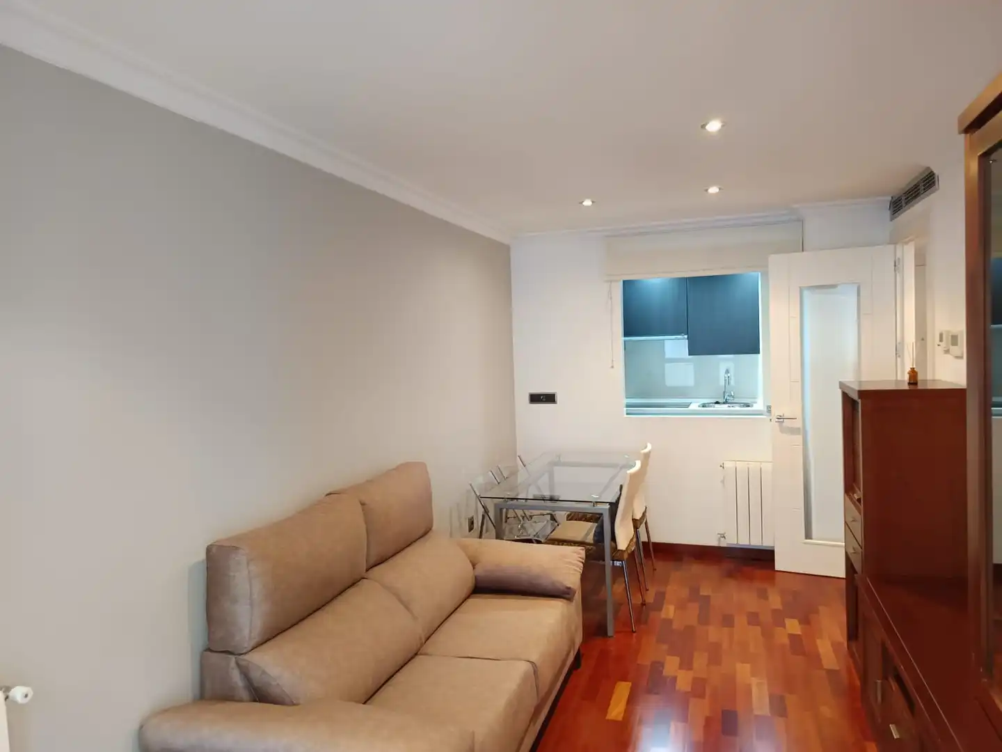Sala de estar de Piso de alquiler en Albacete con Aire acondicionado, Calefacción y Parquet