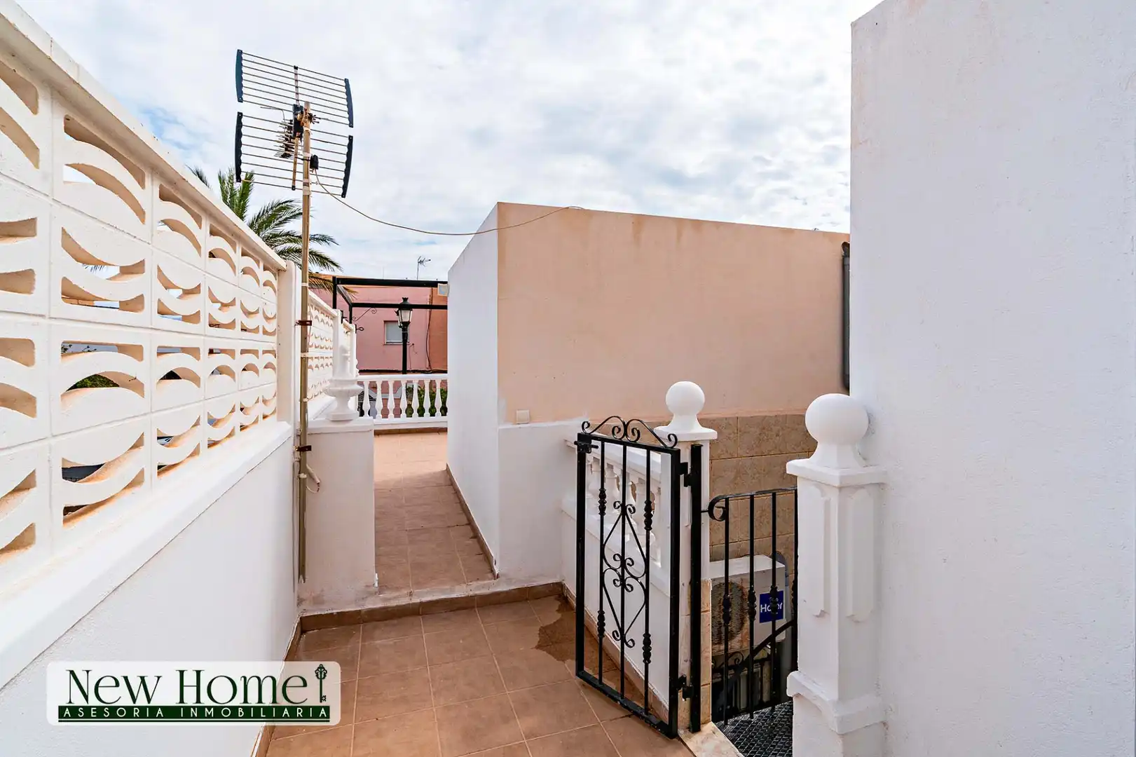 Terrassa de Casa o xalet en venda en Roquetas de Mar amb Moblat