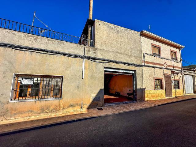 Casa adosada en Venta en El Pinós / Pinoso