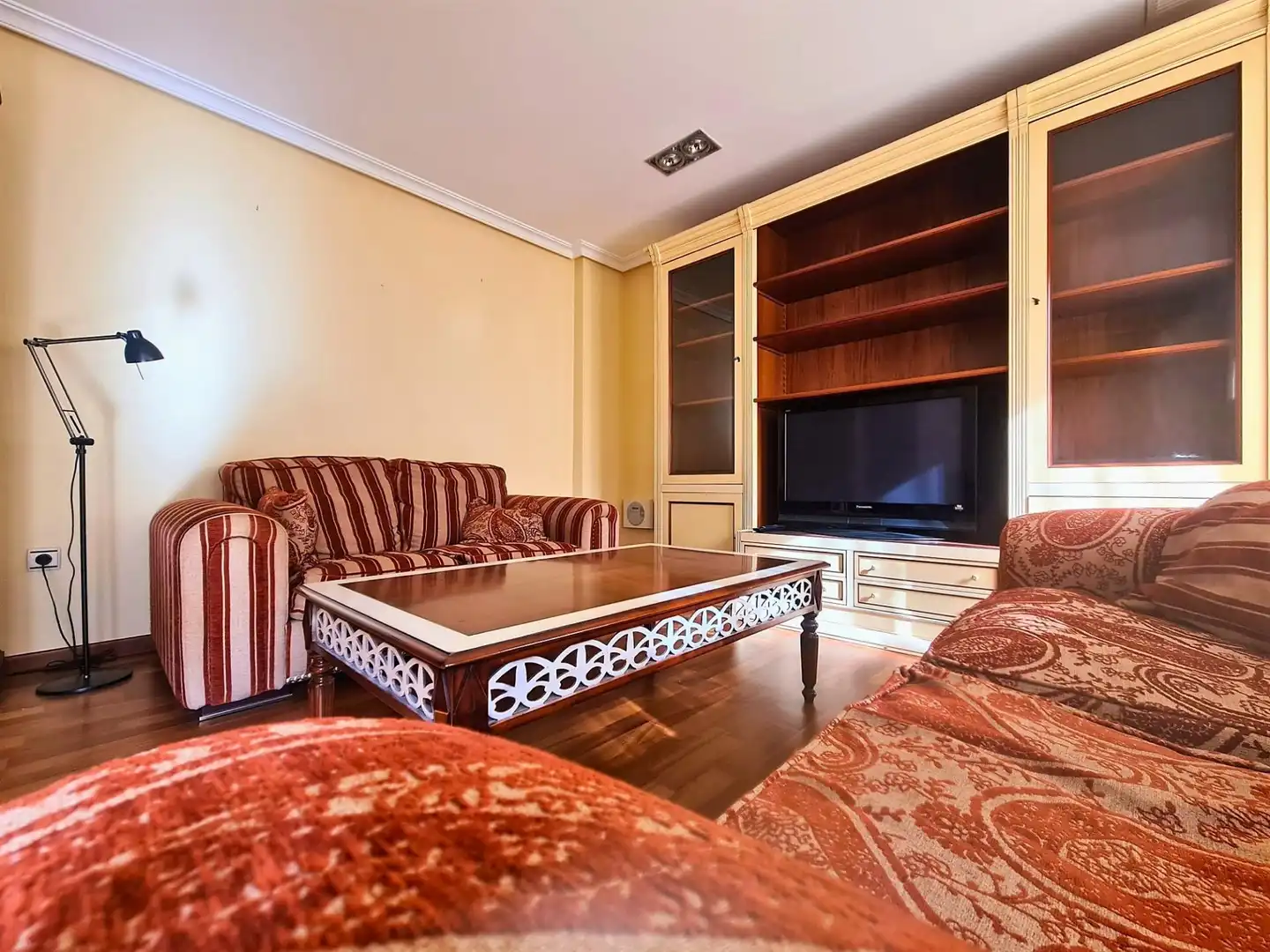 Sala de estar de Piso de alquiler en Elche / Elx con Aire acondicionado, Calefacción y Parquet