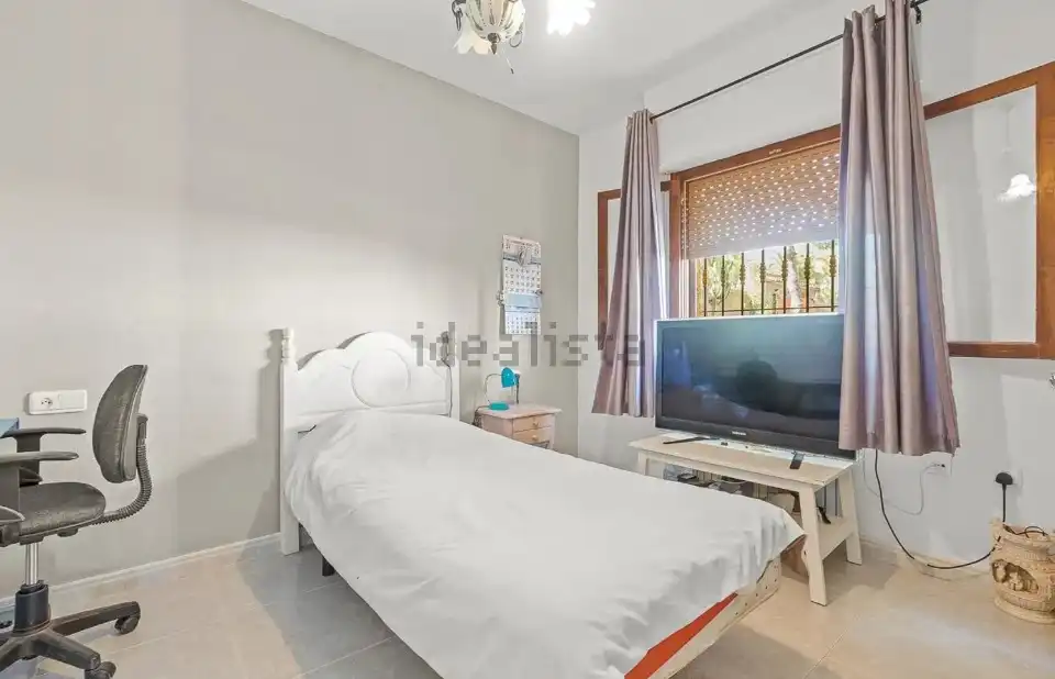 Habitación de Casa o chalet en venta en Orihuela con Aire acondicionado, Jardín privado y Terraza