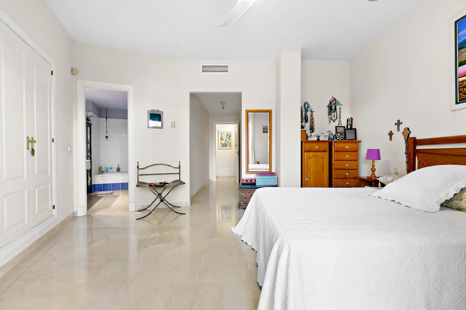 Habitación de Apartamento en venta en Marbella con Terraza y Internet
