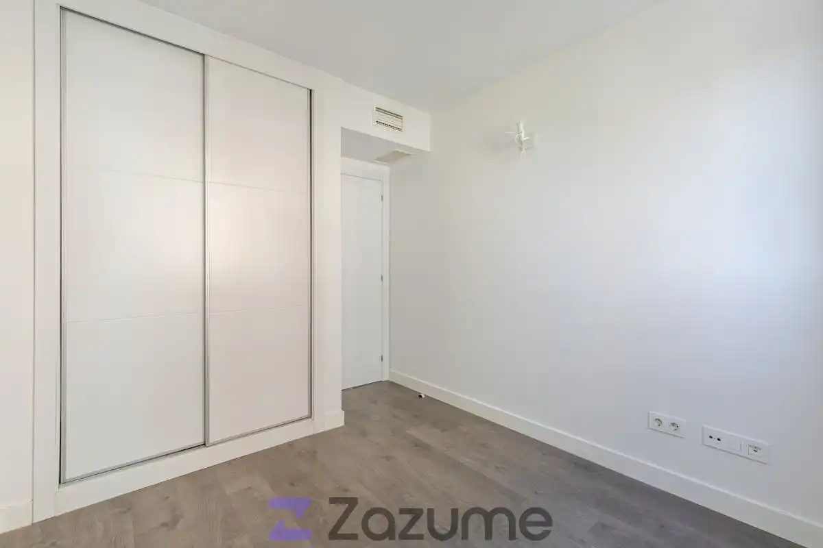 Schlafzimmer von Wohnung zur Miete in Madrid mit Klimaanlage, Heizung und Parkett