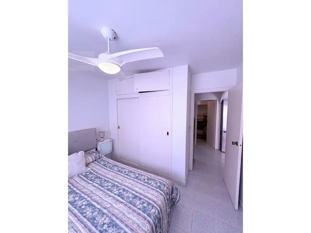 Dormitori de Apartament en venda en Mazarrón amb Aire condicionat, Moblat i Piscina comunitària