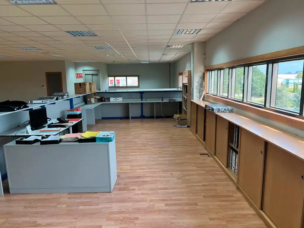 Oficina de alquiler en Santiago de Compostela  con Aire acondicionado