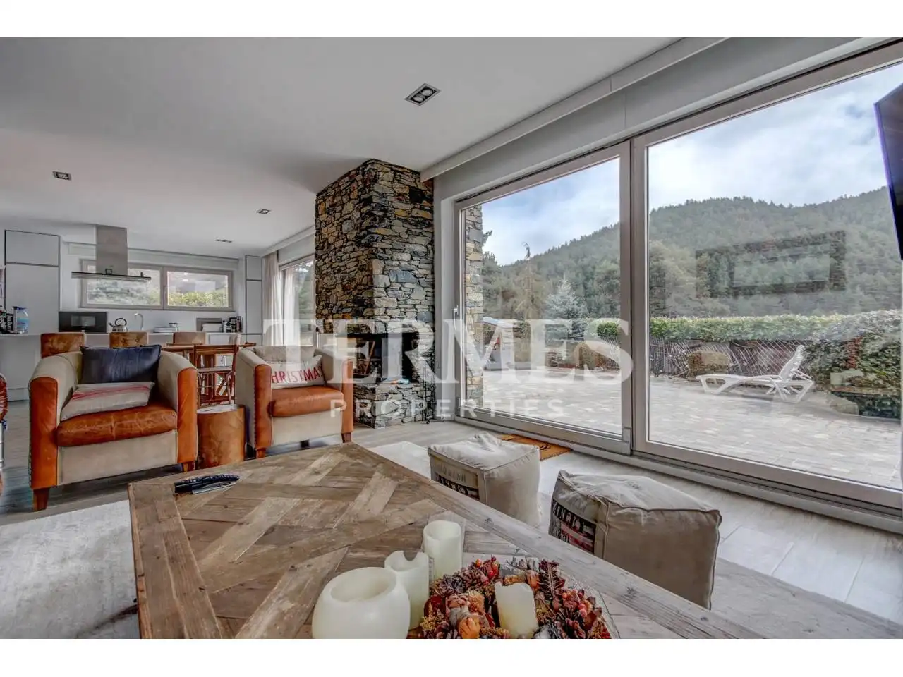 Sala de estar de Casa o chalet en venta en Alp con Calefacción, Jardín privado y Terraza