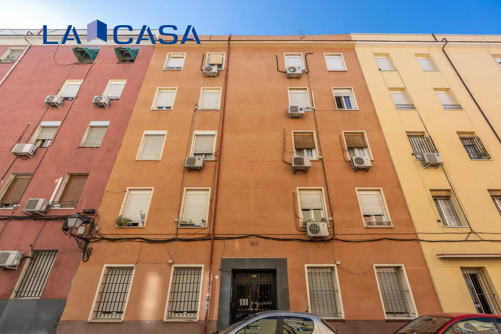 Außenansicht von Wohnung zum Verkauf in Madrid mit Terrasse