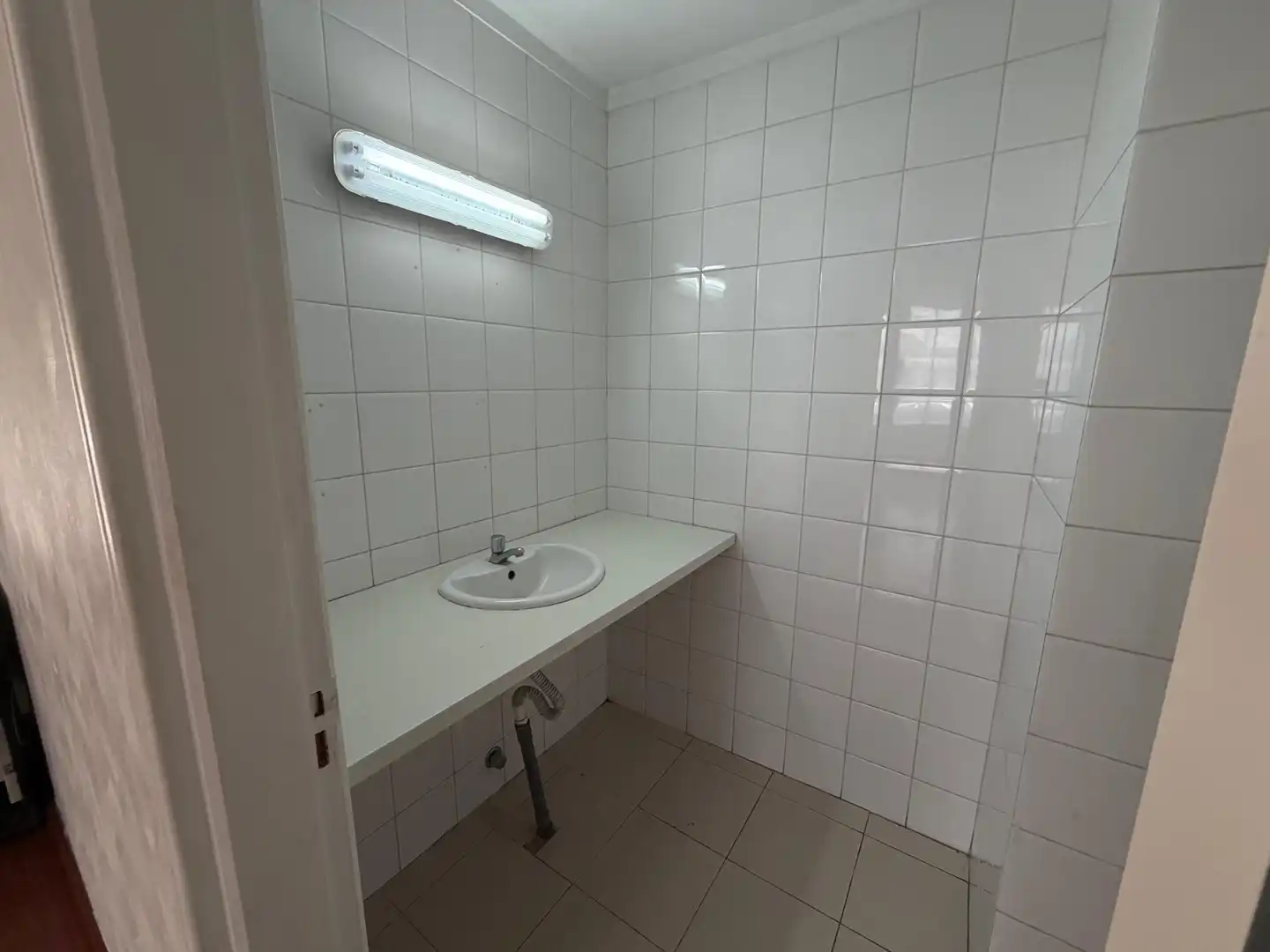 Baño de Local de alquiler en San Cristóbal de la Laguna con Aire acondicionado, Parquet y Alarma