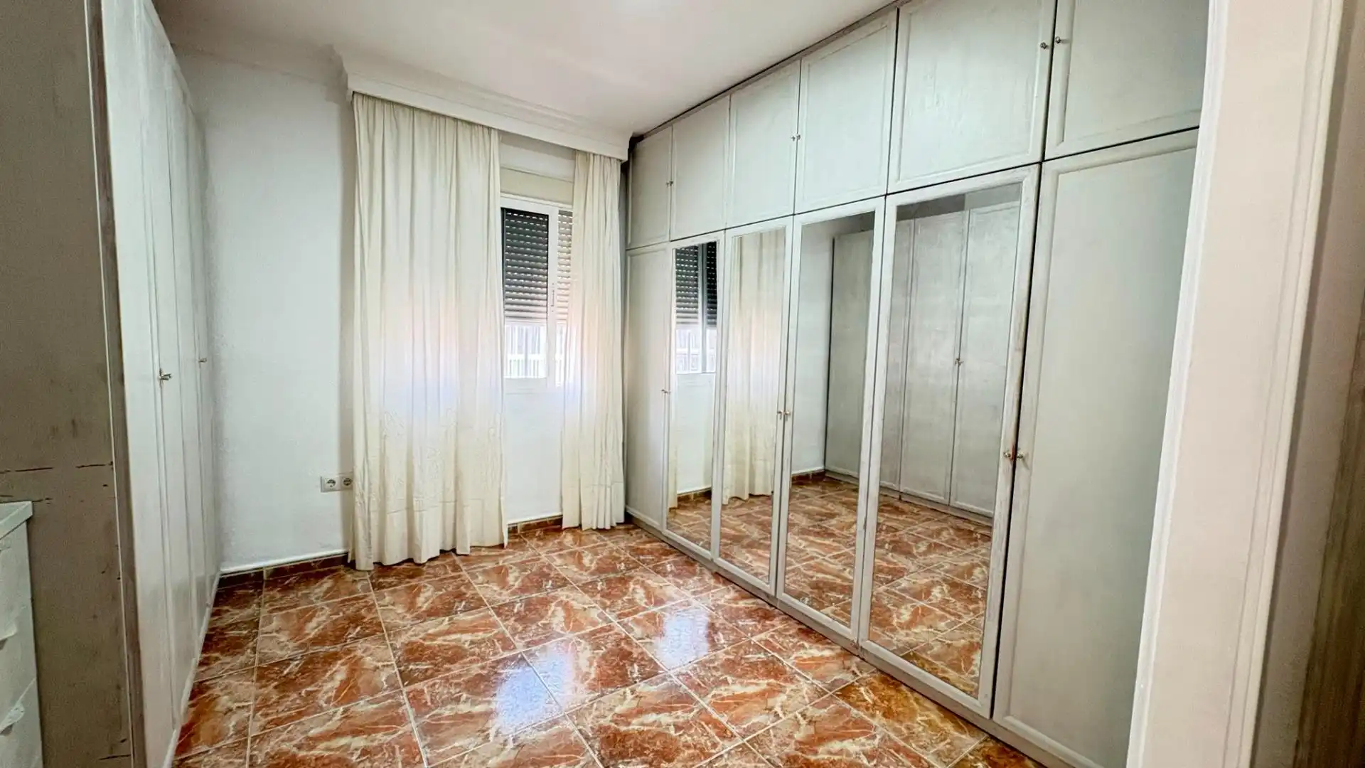 Habitación de Piso de alquiler en Málaga con Aire acondicionado, Amueblado y Balcón
