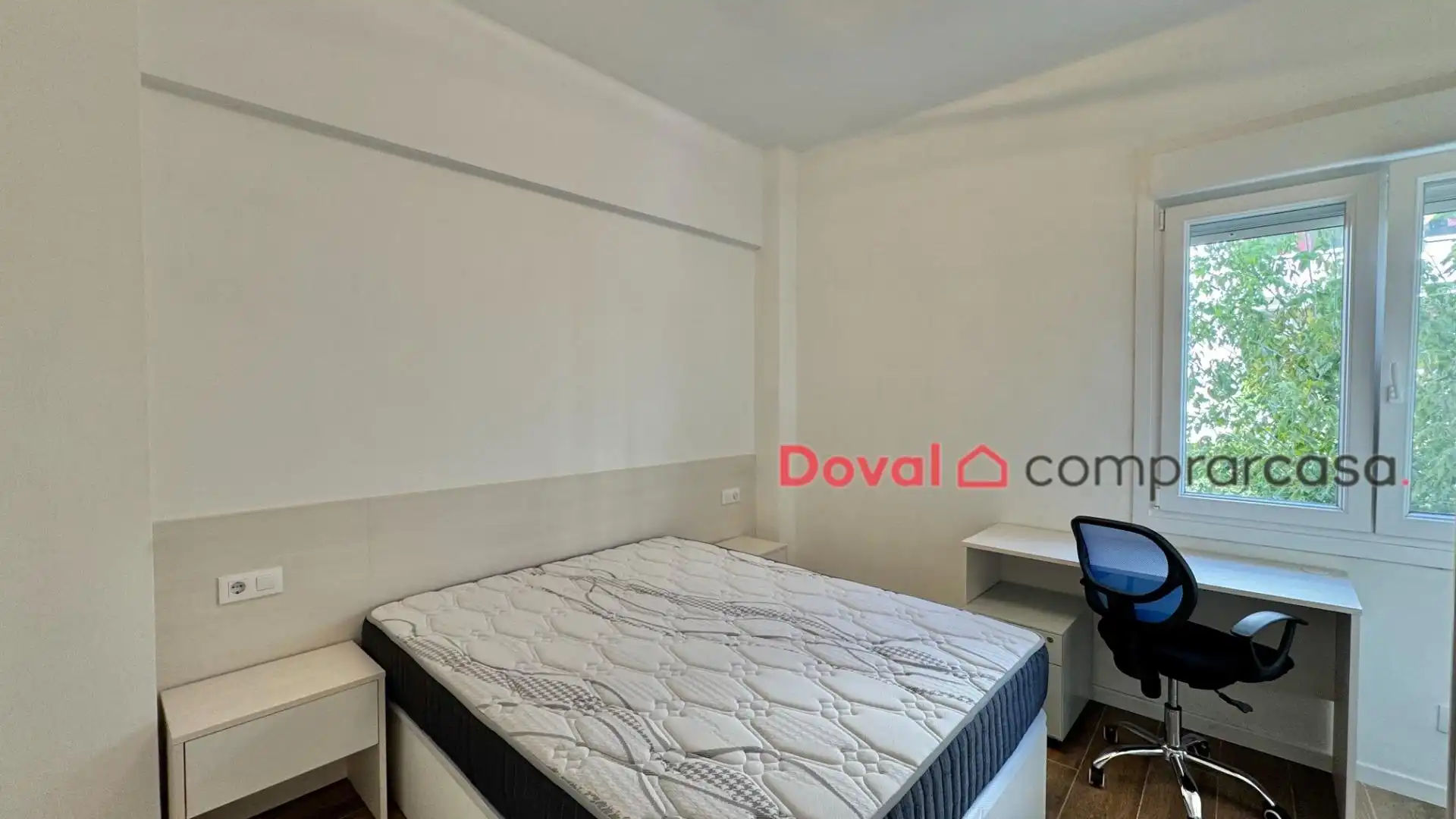 Habitación de Piso de alquiler en Vigo  con Calefacción y Amueblado