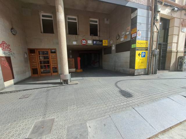 Garaje en Venta en Carrer de Sant Pere d'Abanto, 4 en Hostafrancs
