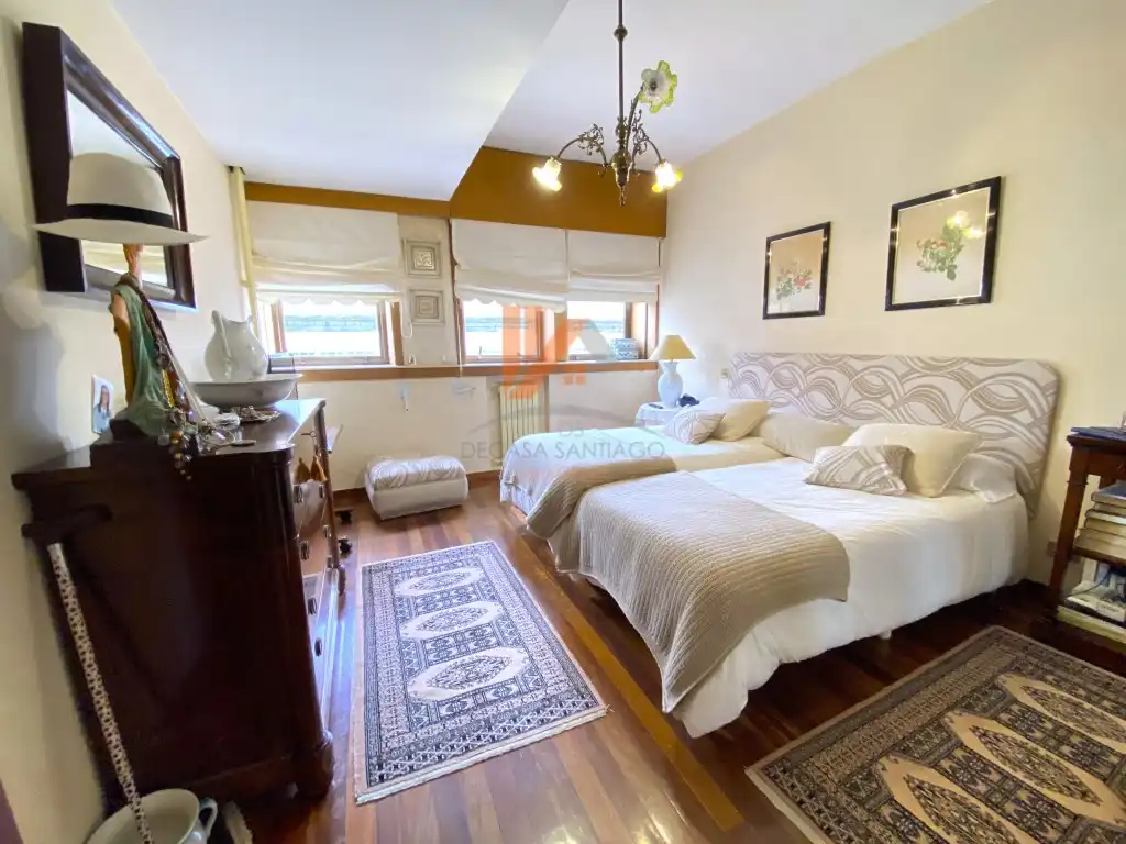 Habitación de Piso en venta en Santiago de Compostela  con Calefacción y Horno