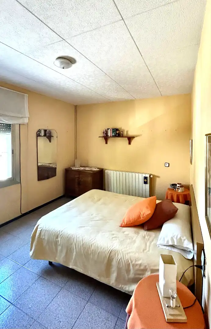 Habitación de Piso en venta en Terrassa con Aire acondicionado, Calefacción y Terraza
