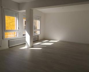 Living room of Flat to rent in Sabadell  with Heating and Parquet flooring