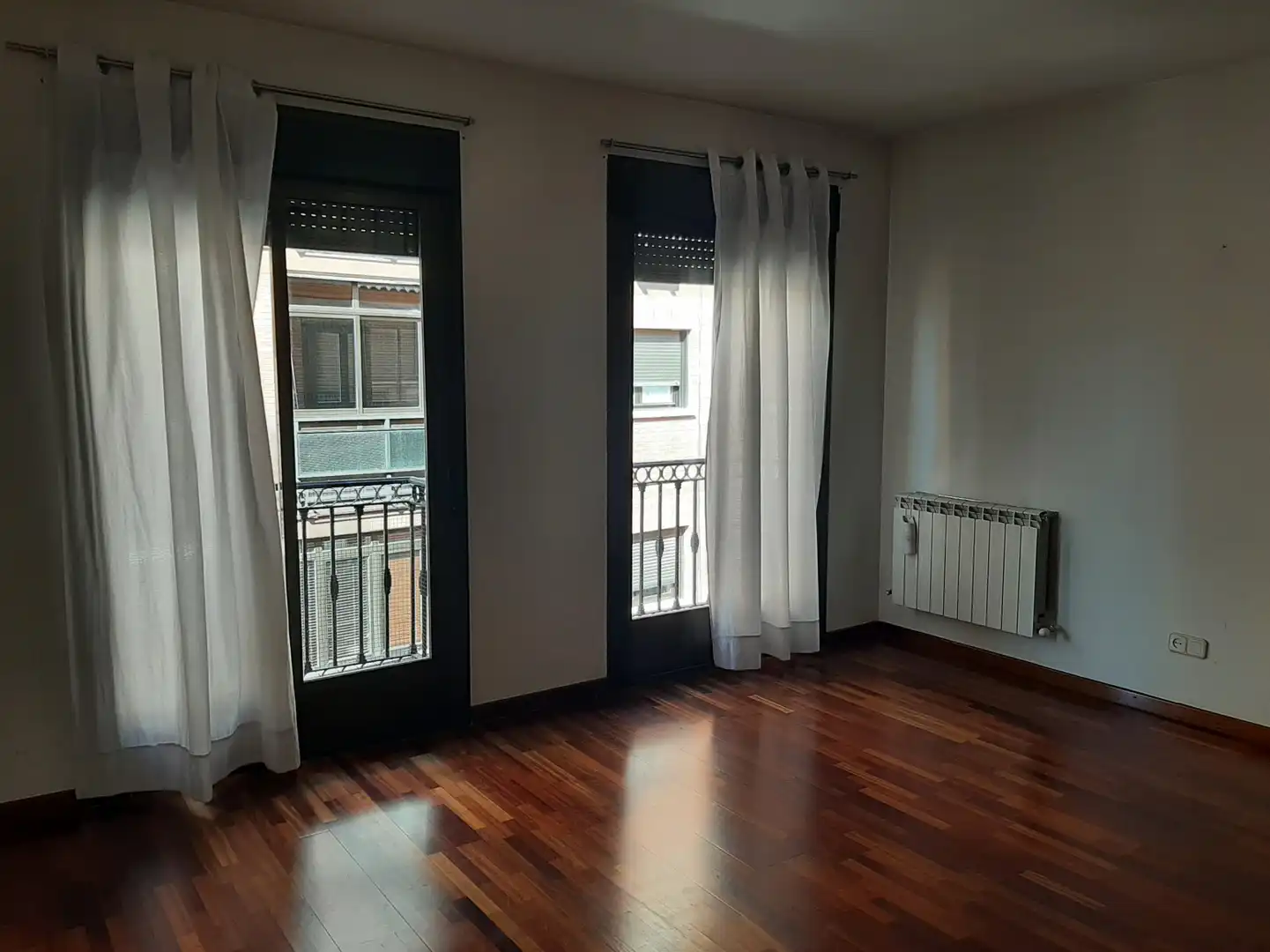 Dormitori de Pis de lloguer en Alcalá de Henares amb Aire condicionat, Calefacció i Parquet