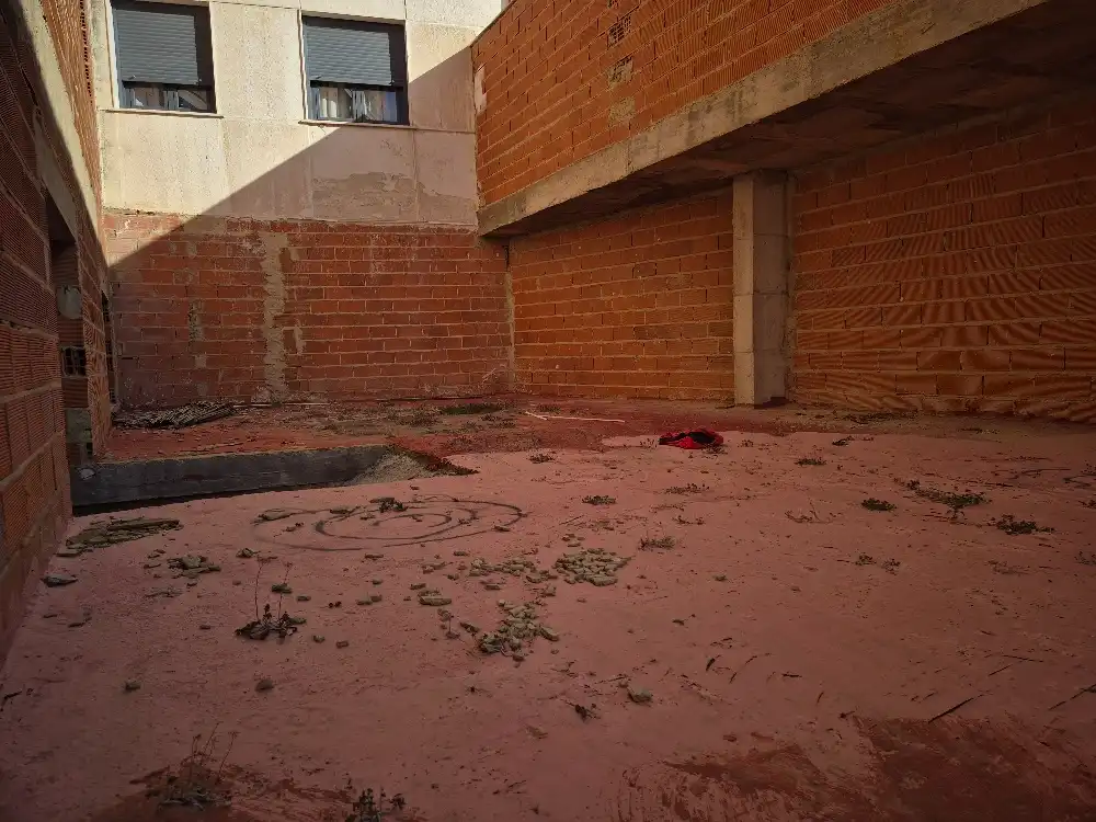 Vista exterior de Edificio en venta en Chinchilla de Monte-Aragón