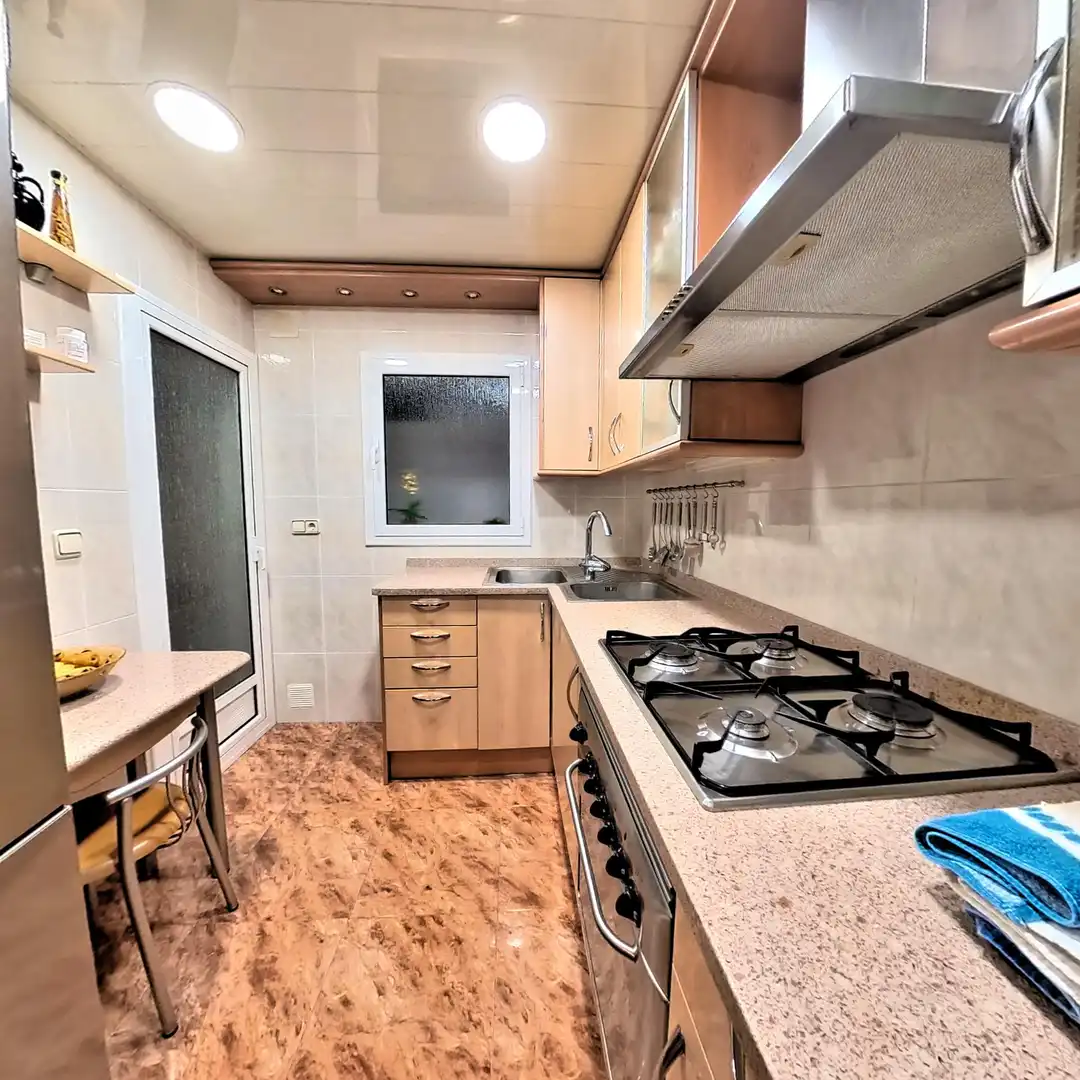 Küche von Wohnung zum Verkauf in Barcelona mit Klimaanlage, Heizung und Terrasse