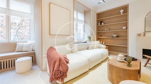 Foto 5 de Piso en venta en C. del Dr. Esquerdo, Niño Jesús, Madrid Capital