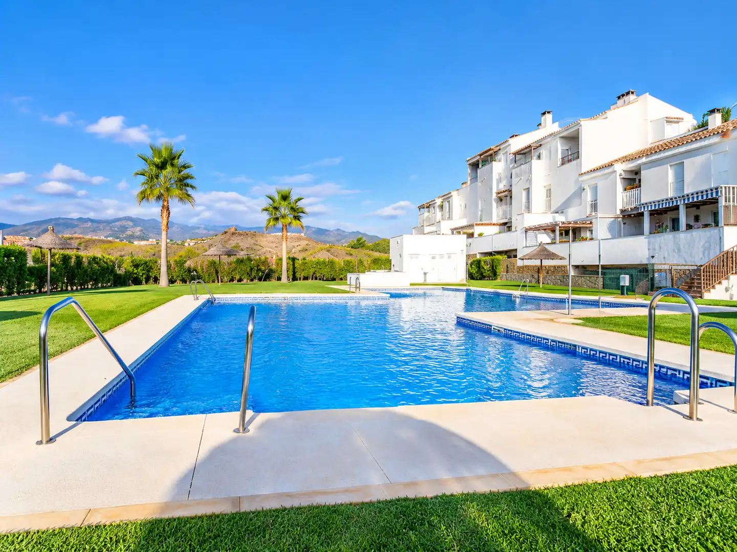 Swimming pool of Flat for sale in Caleta de Vélez