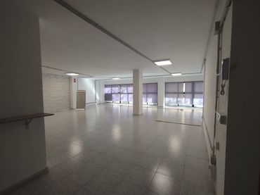 Ufficio con ascensore in vendita a Carrer de Llucena