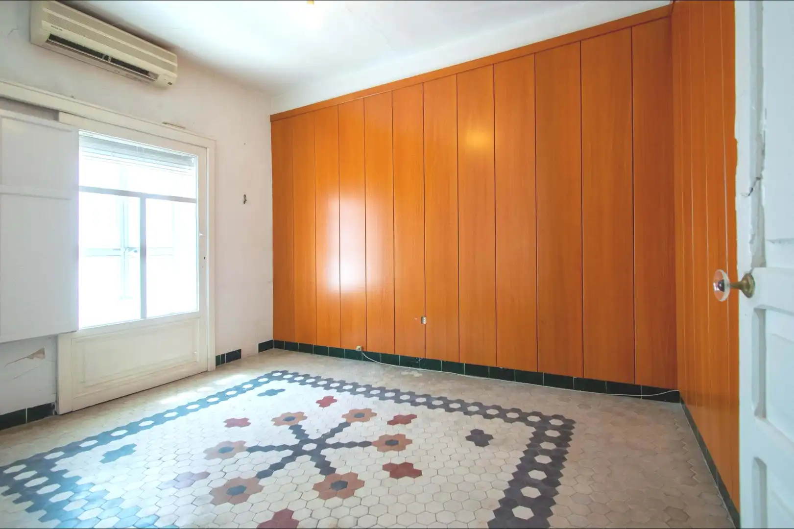 Dormitori de Casa o xalet en venda en Sevilla amb Aire condicionat, Terrassa i Traster