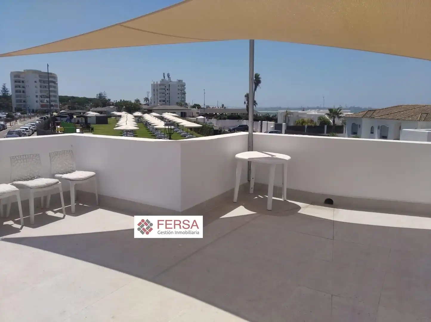 Terraza de Casa adosada de alquiler en El Puerto de Santa María con Aire acondicionado, Calefacción y Jardín privado