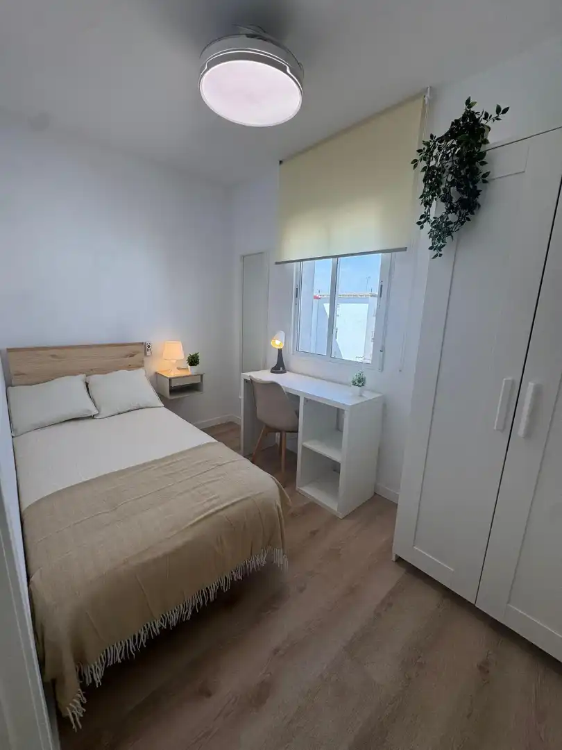 Schlafzimmer von Wohnung zum Verkauf in Sevilla mit Klimaanlage, Möbliert und Ofen