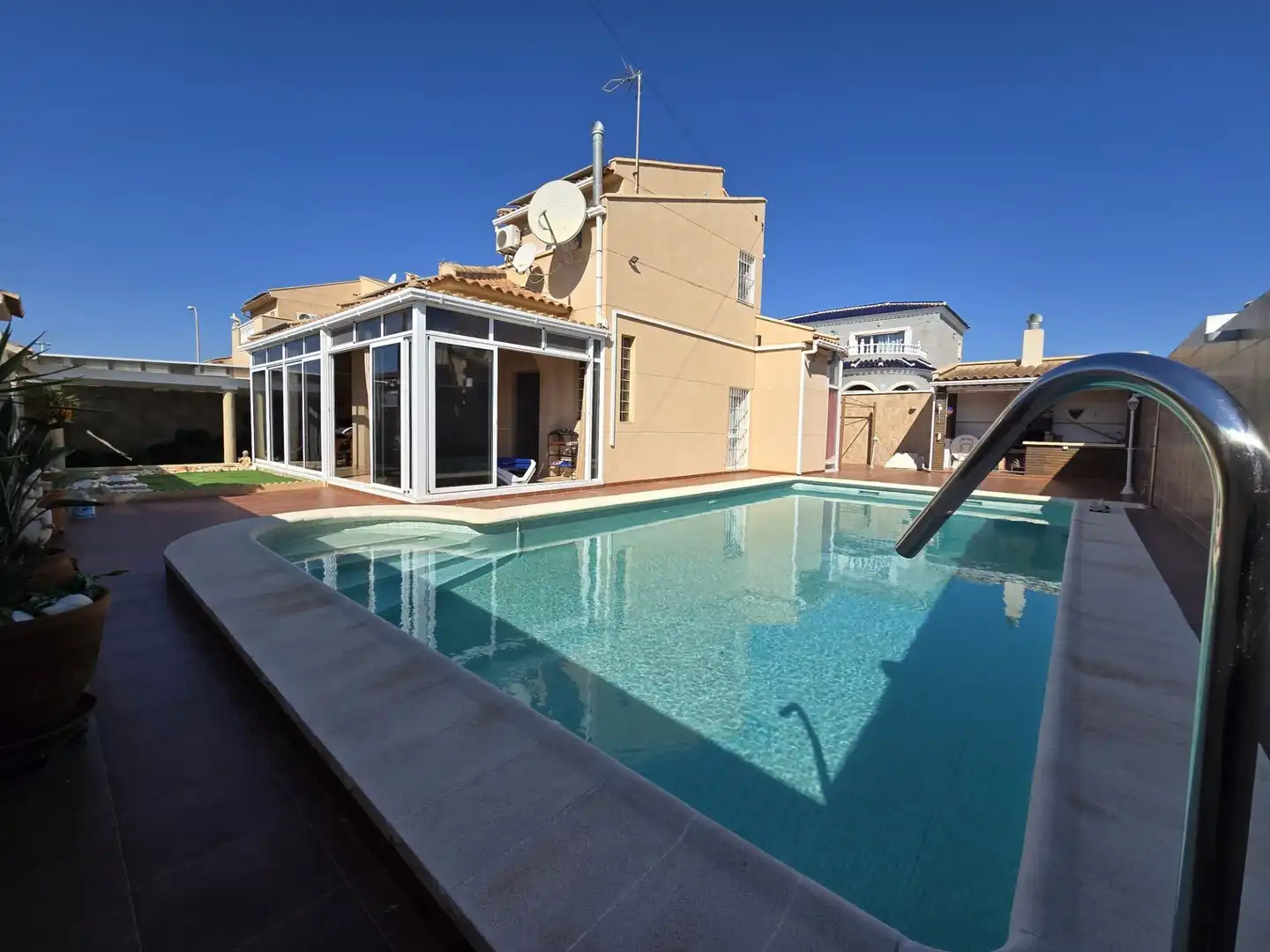 Piscina de Casa o chalet en venta en Torrevieja con Aire acondicionado, Calefacción y Terraza