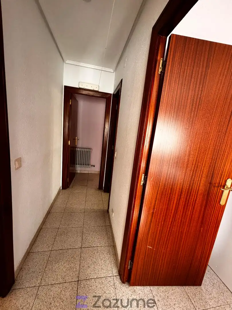 Wohnung zur Miete in  Logroño mit Heizung, Abstellraum und Möbliert