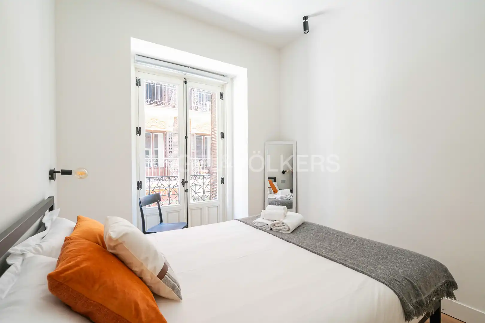 Bedroom of Flat for rent in Madrid  with Air Conditioner, Heating and Furnished