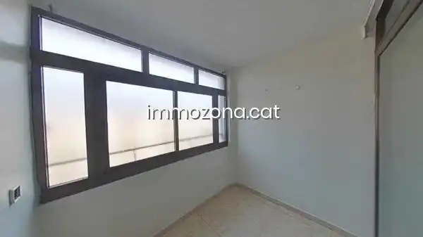 Schlafzimmer von Wohnungen zum Verkauf in Badalona
