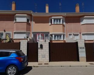 Vista exterior de Casa o xalet en venda en Saelices amb Terrassa