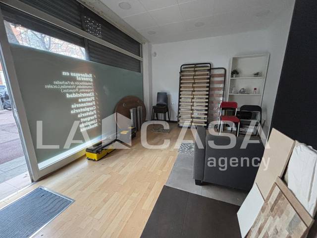 Local comercial en Venta en La Verneda i la Pau