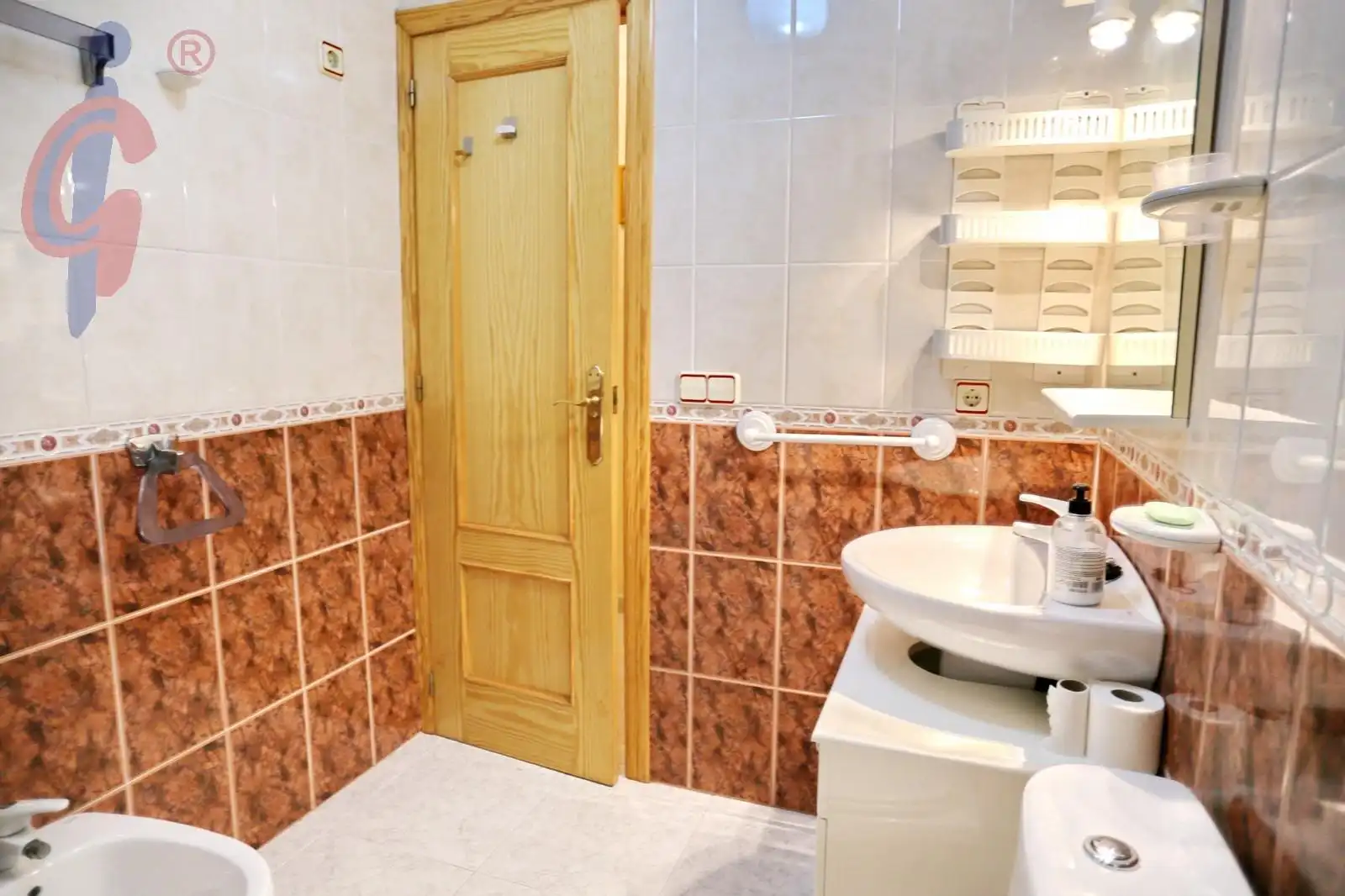 Baño de Apartamento en venta en Guardamar del Segura con Aire acondicionado, Terraza y Amueblado