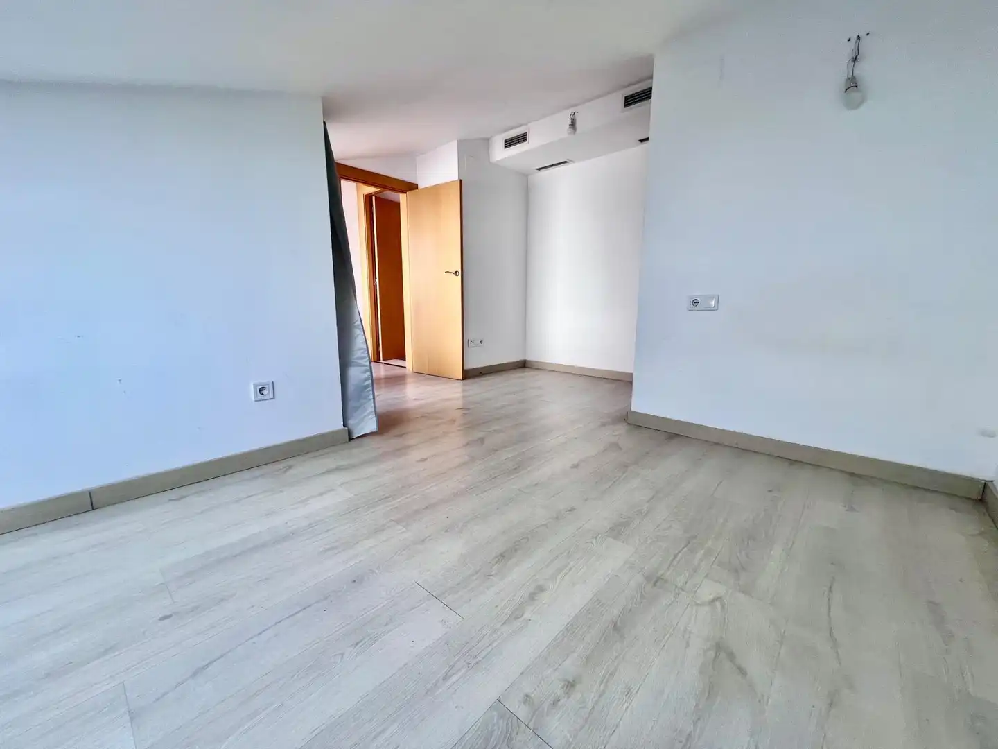 Bedroom of Attic for rent in Sabadell  with Air Conditioner, Heating and Parquet flooring