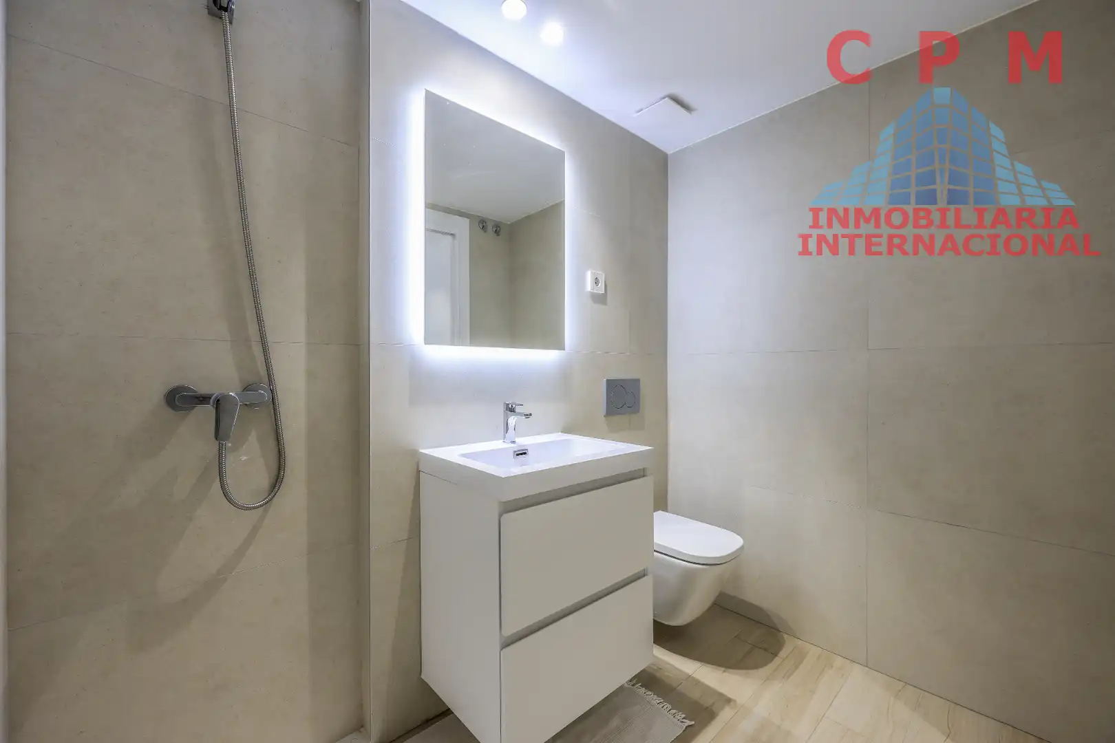 Bathroom of Flat for rent in La Moraleja  with Air Conditioner, Heating and Private garden
