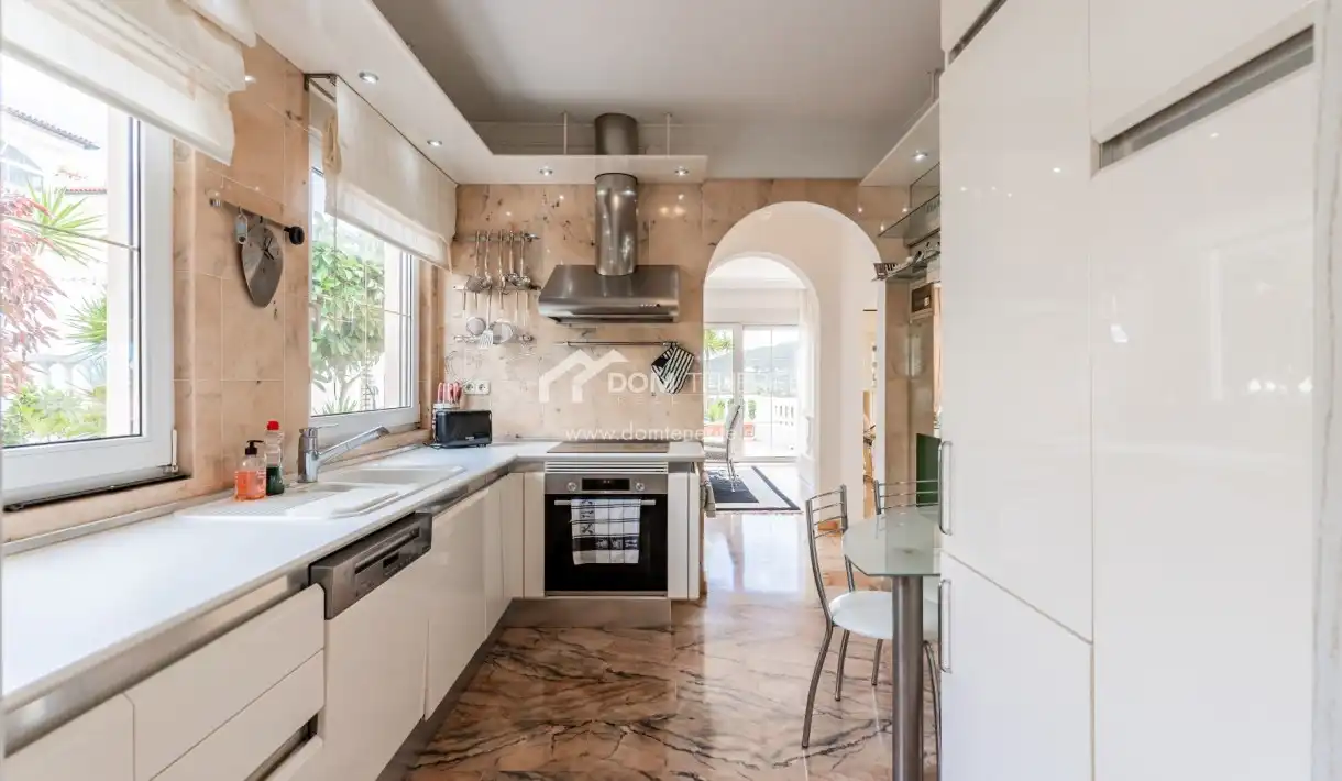 Cocina de Casa o chalet en venta en Arona con Terraza, Piscina y Amueblado