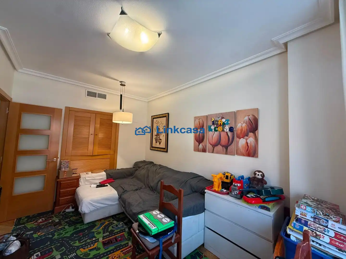 Piso en venta en Madrid con Calefacción, Trastero y Piscina comunitaria