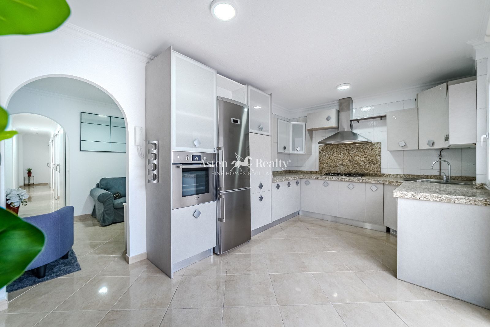 Cuina de Apartament en venda en Icod de los Vinos amb Terrassa, Forn i Microones