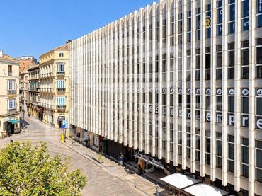 Locale commerciale in vendita a Plaza de Uncibay