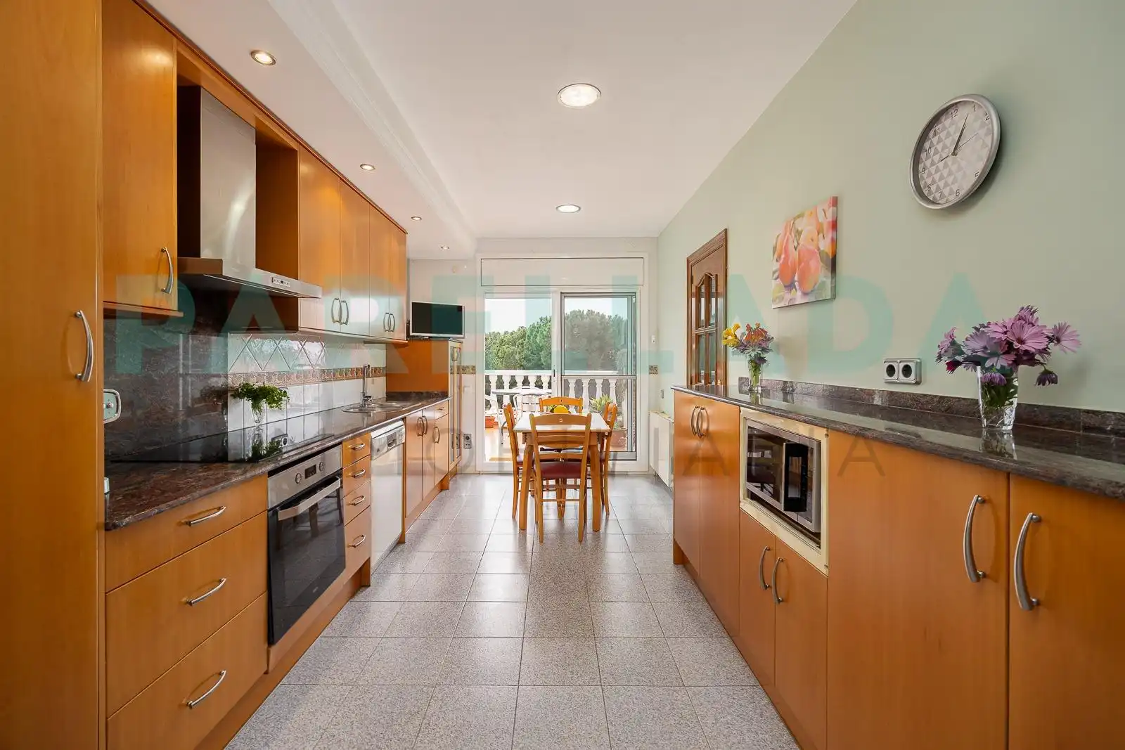 Cocina de Casa o chalet en venta en Badalona con Aire acondicionado, Calefacción y Jardín privado