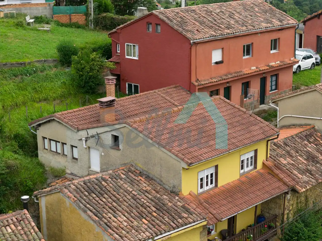 Vista exterior de Casa adosada en venda en Langreo amb Calefacció, Jardí privat i Parquet