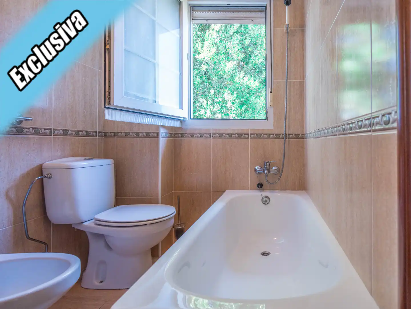 Bany de Casa o xalet en venda en Bárcena de Cicero amb Calefacció, Jardí privat i Terrassa